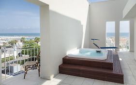 Ambassador Rimini 4*